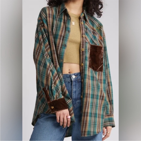 BDG Tops - NWT Urban Outfitters BDG Patchwork Brown/Green Plaid Velvet Oversized Women’s M